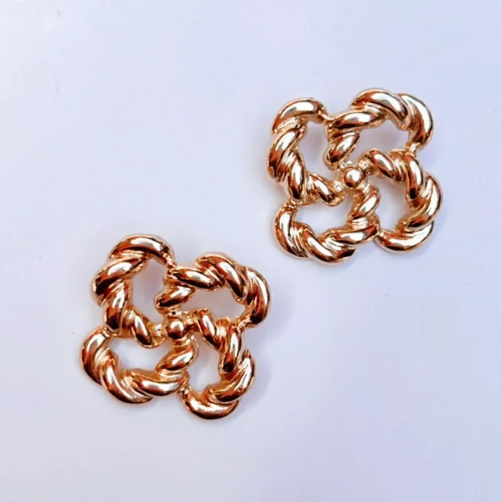 Geo twist earrings A101